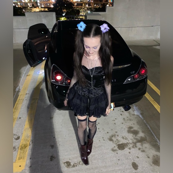 Meet your Posher, Alexis <3 - Picture 4 of 14